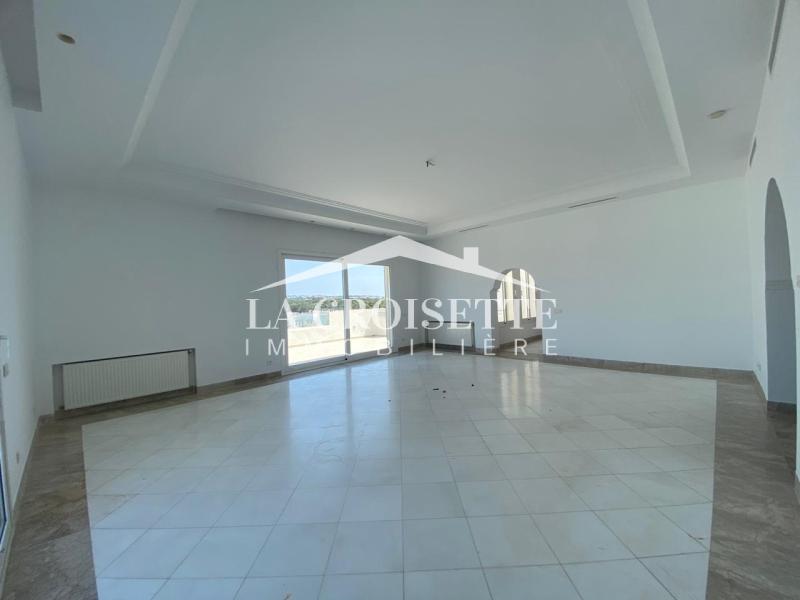Penthouse S+4 avec vue sur mer à Gammarth 